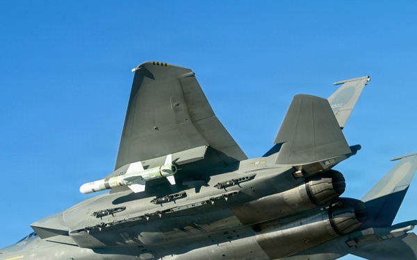 U.S. Navy completes final flight test Harpoon Block II obsolescence update