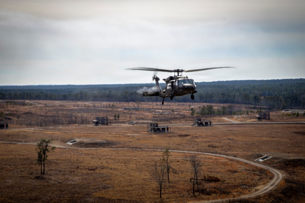 2-82 Assault Helicopter Battalion Aerial Gunnery, first to fire