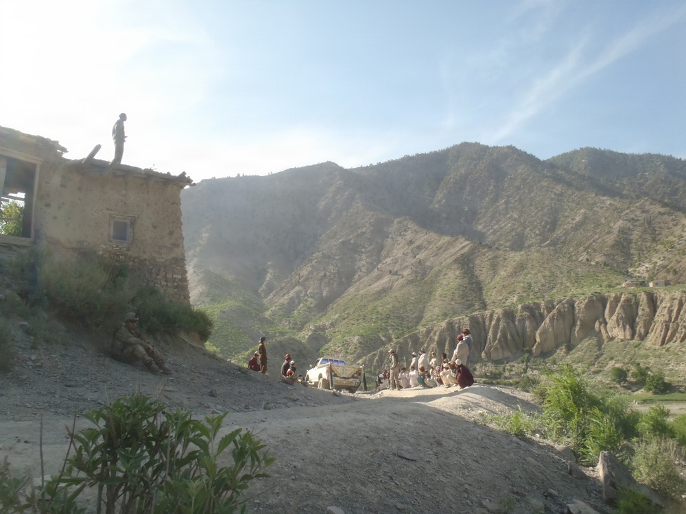 Soldiers at vehicle checkpoint
