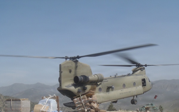 CH-47 delivers
