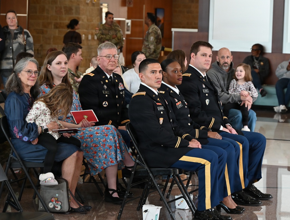 Army’s newest physician assistants finish demanding medical program