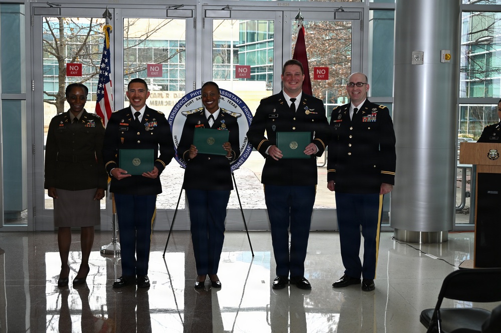 Army’s newest physician assistants finish demanding medical program