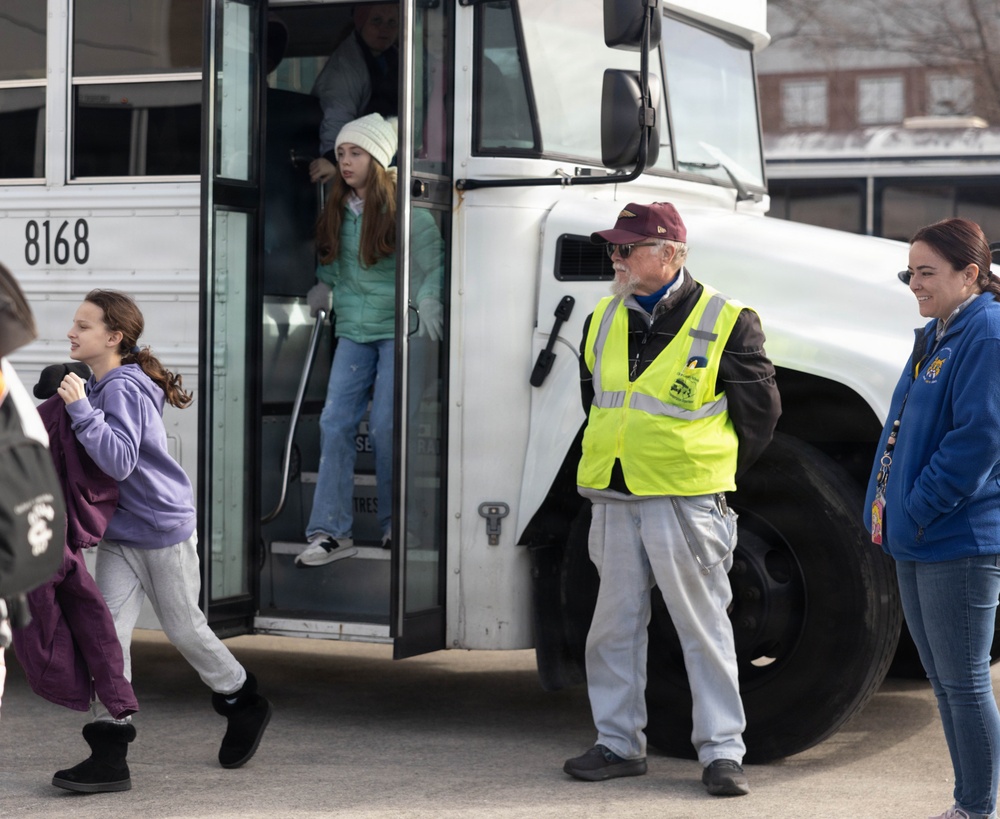 MALS-26 hosts community event with Richlands Elementary school