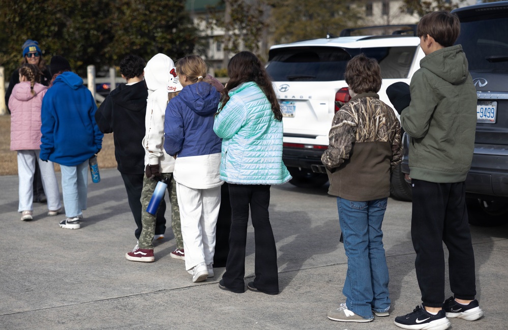 MALS-26 hosts community event with Richlands Elementary school