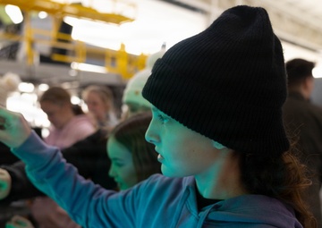 MALS-26 hosts community event with Richlands Elementary school