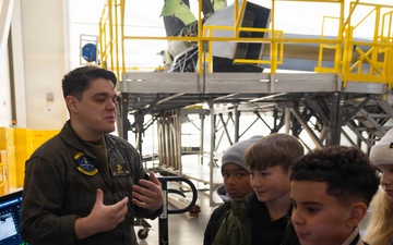 MALS-26 hosts community event with Richlands Elementary school