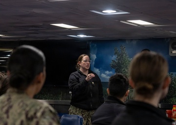 Kearsarge Hosts Tour For Midshipmen