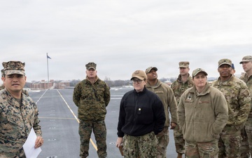 Kearsarge Hosts Tour For Joint Combined Warfighting School