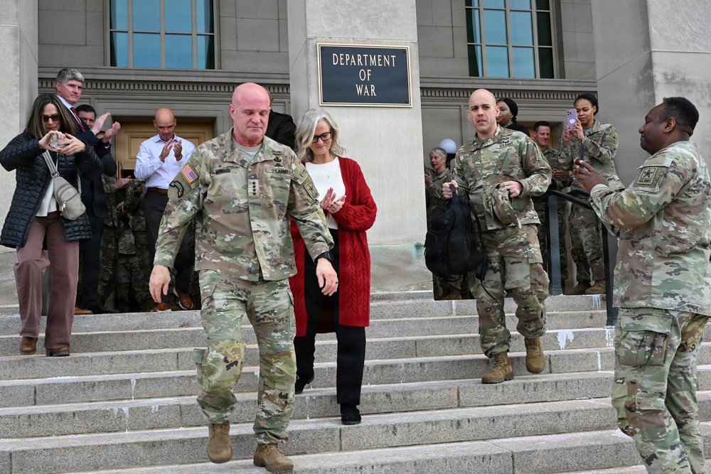 Vice Chief of Staff of the Army Gen. James J. Mingus Clap Out Ceremo