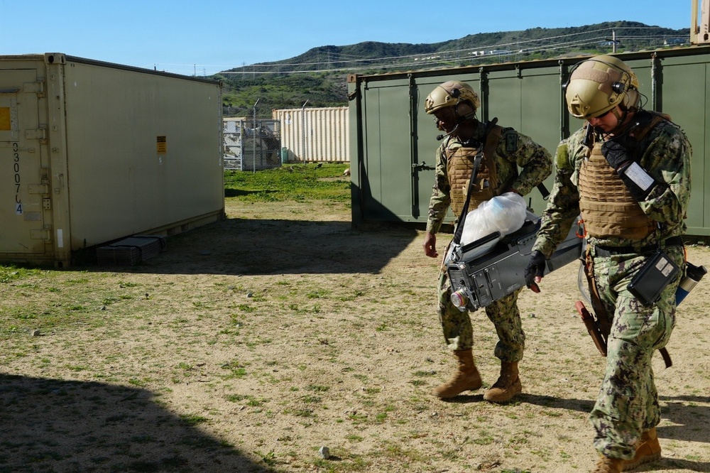 The Continuum of Care: Navy Expeditionary Surgical and En Route Training [Image 3 of 3]