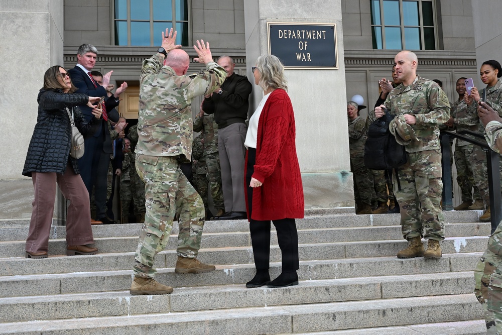 Vice Chief of Staff of the Army Gen. James J. Mingus Clap Out Ceremony