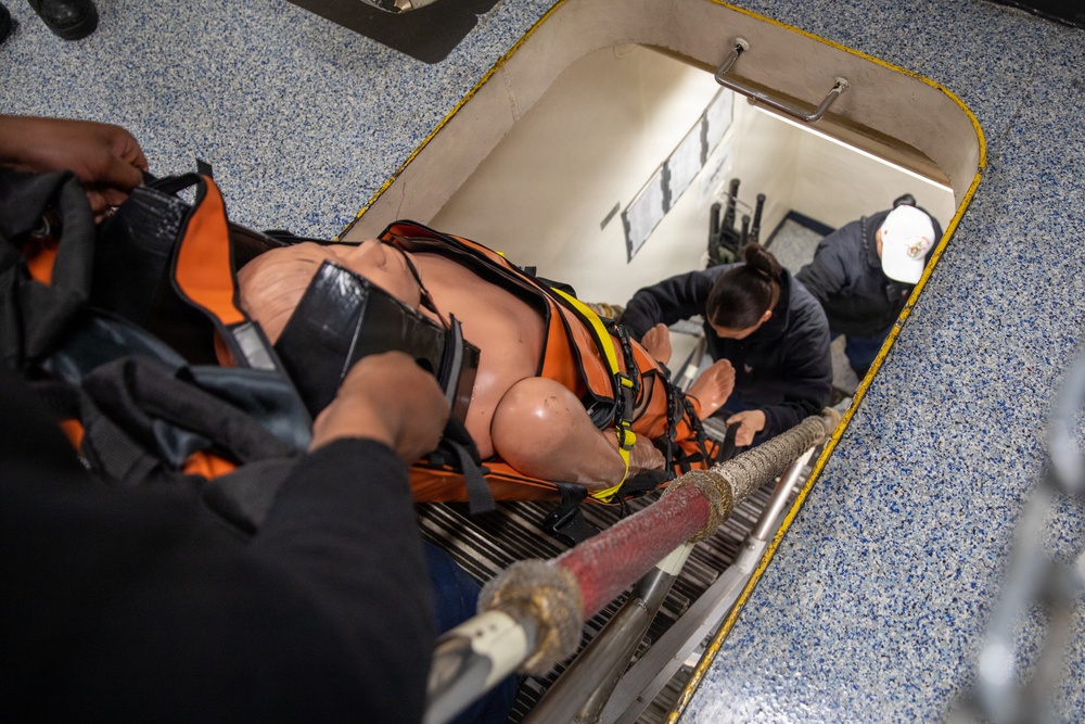 USS Arlington (LPD 24) Medical Training Drill