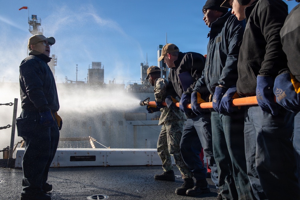 USS Arlington (LPD 24) Conducts Damage Control Training