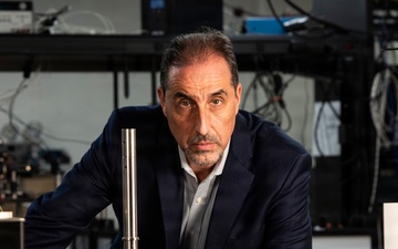 NPS Physics Professor, Quantum Science Expert Wins 2025 Hamming Teaching Award