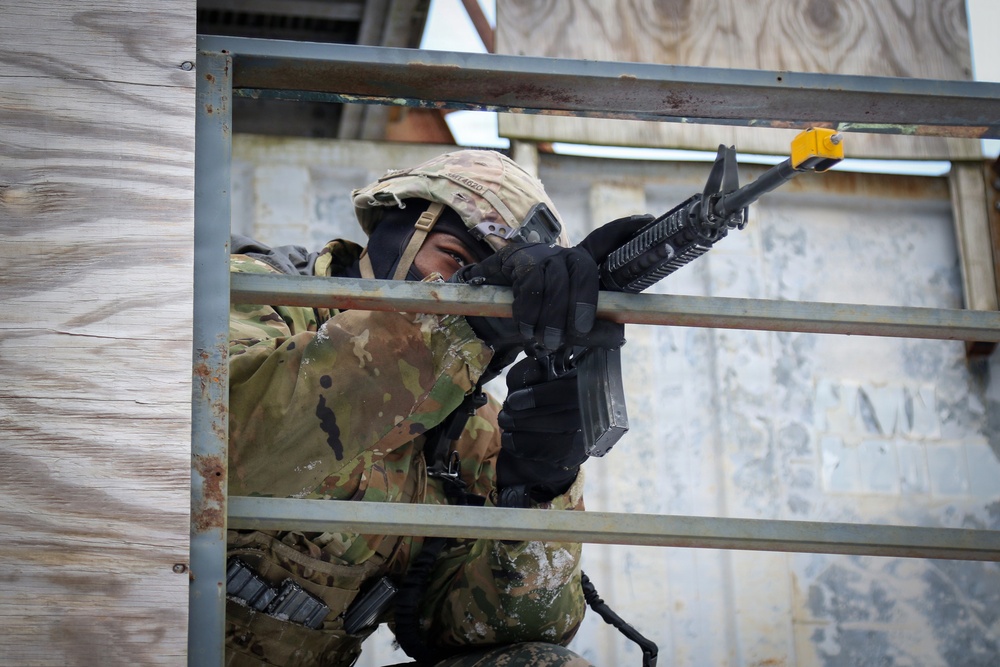 Winter field training tests infantry leaders