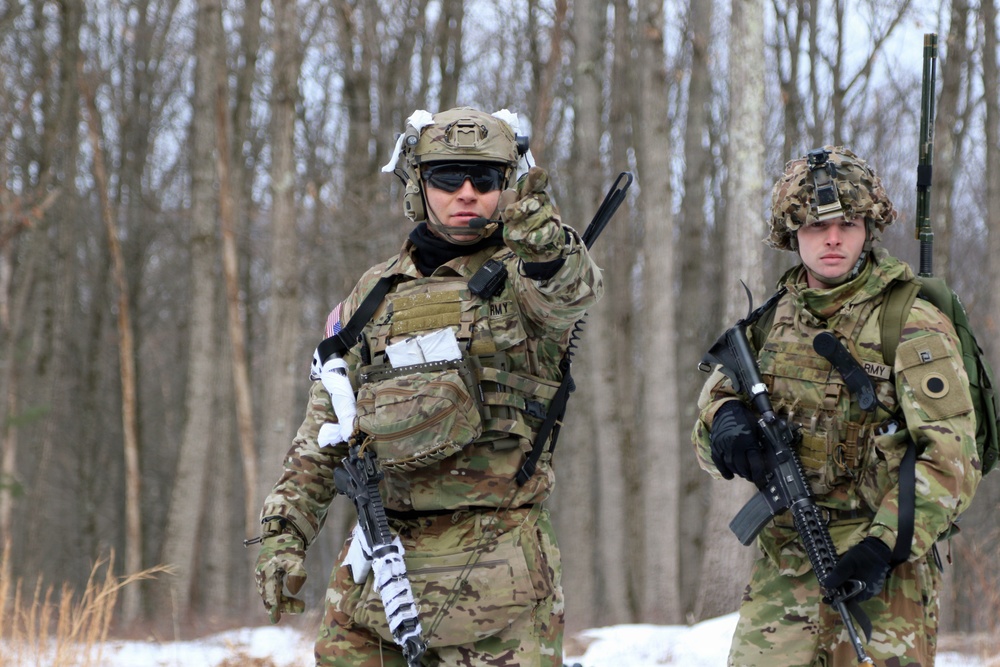Winter field training tests infantry leaders