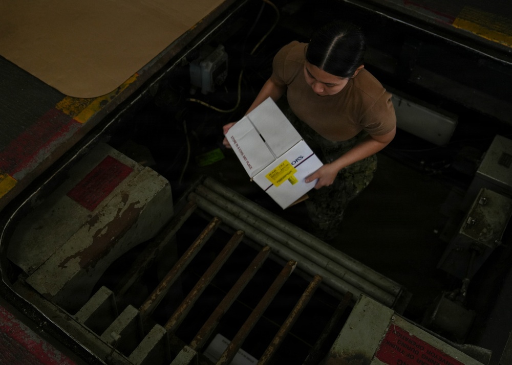 Ike Conducts Planned Incremental Availability maintenance period