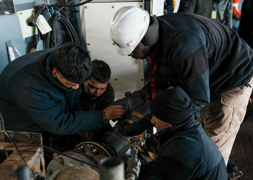 IKE conducts fuel onload