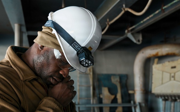 IKE conducts fuel onload