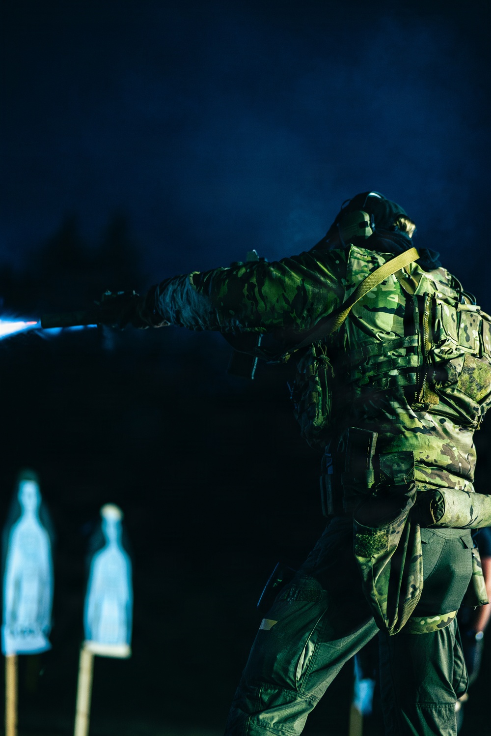 1SFG(A) Green Berets conduct night combat marksmanship training