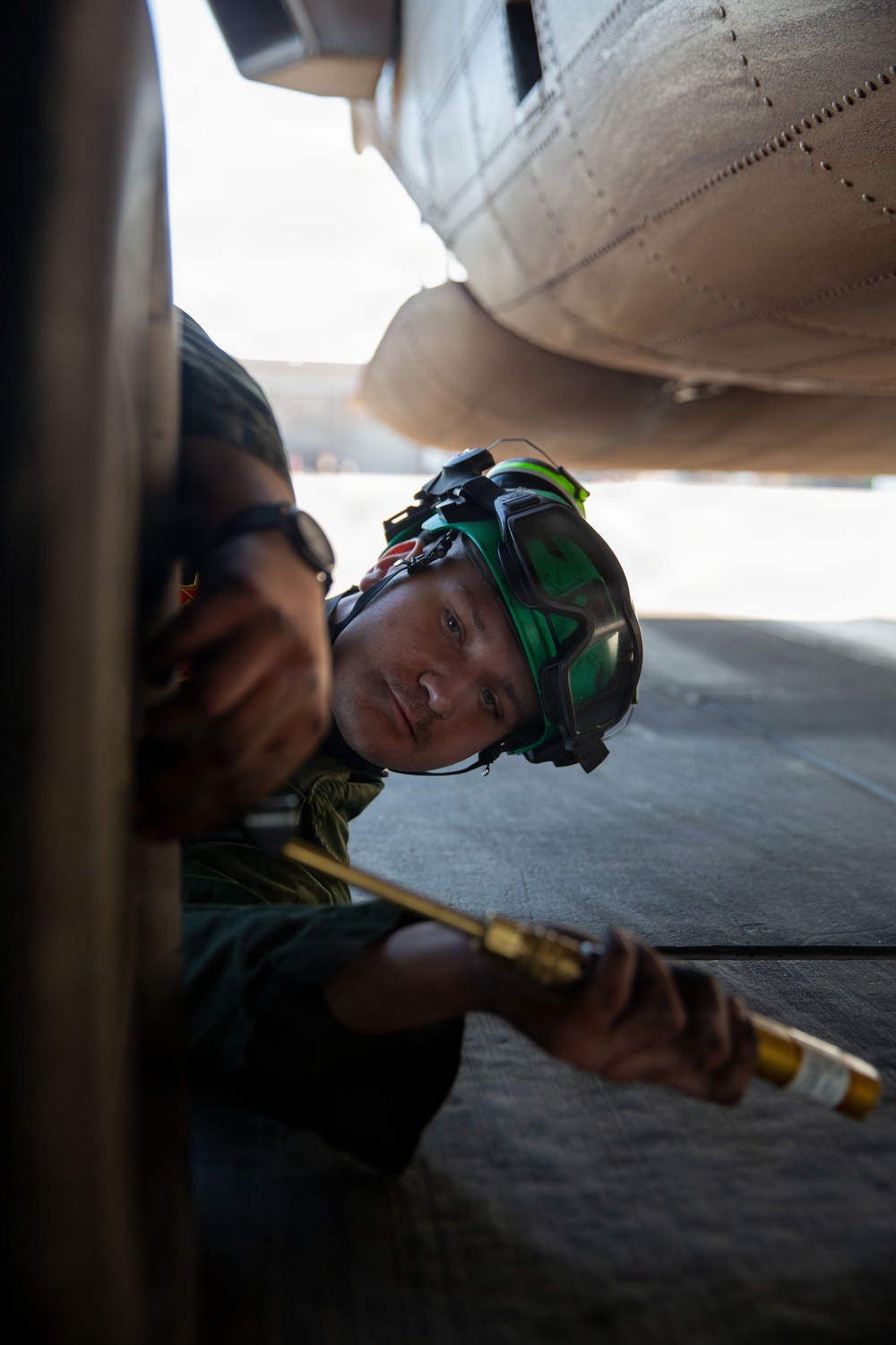 HMH-465 conduct maintenance