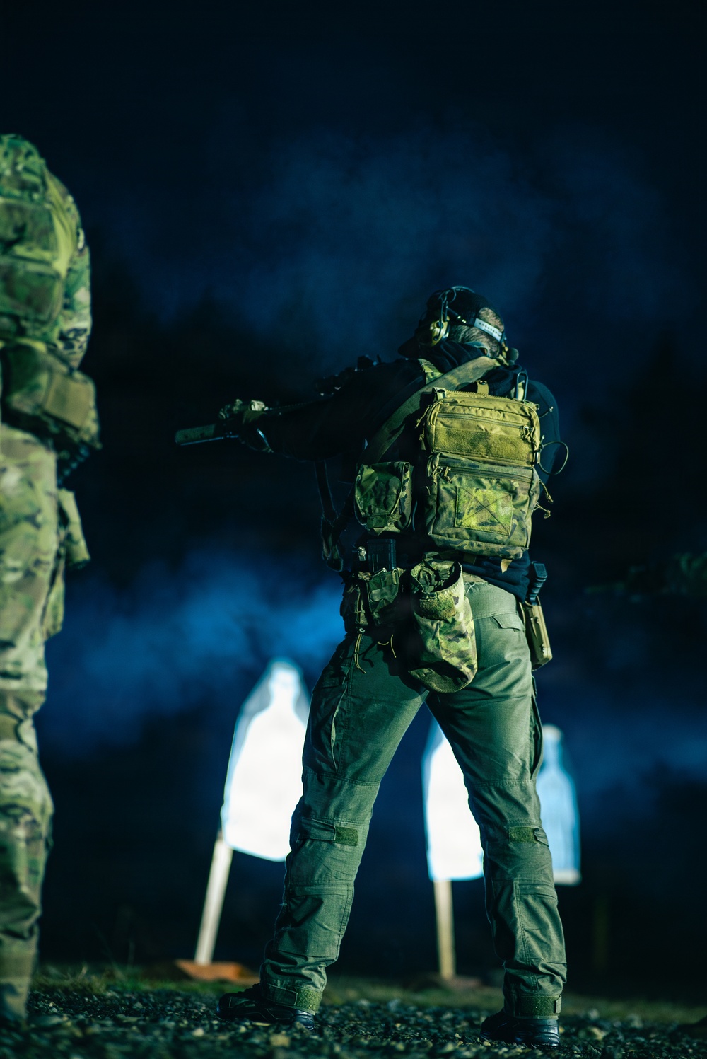 1SFG(A) Green Berets conduct night combat marksmanship training