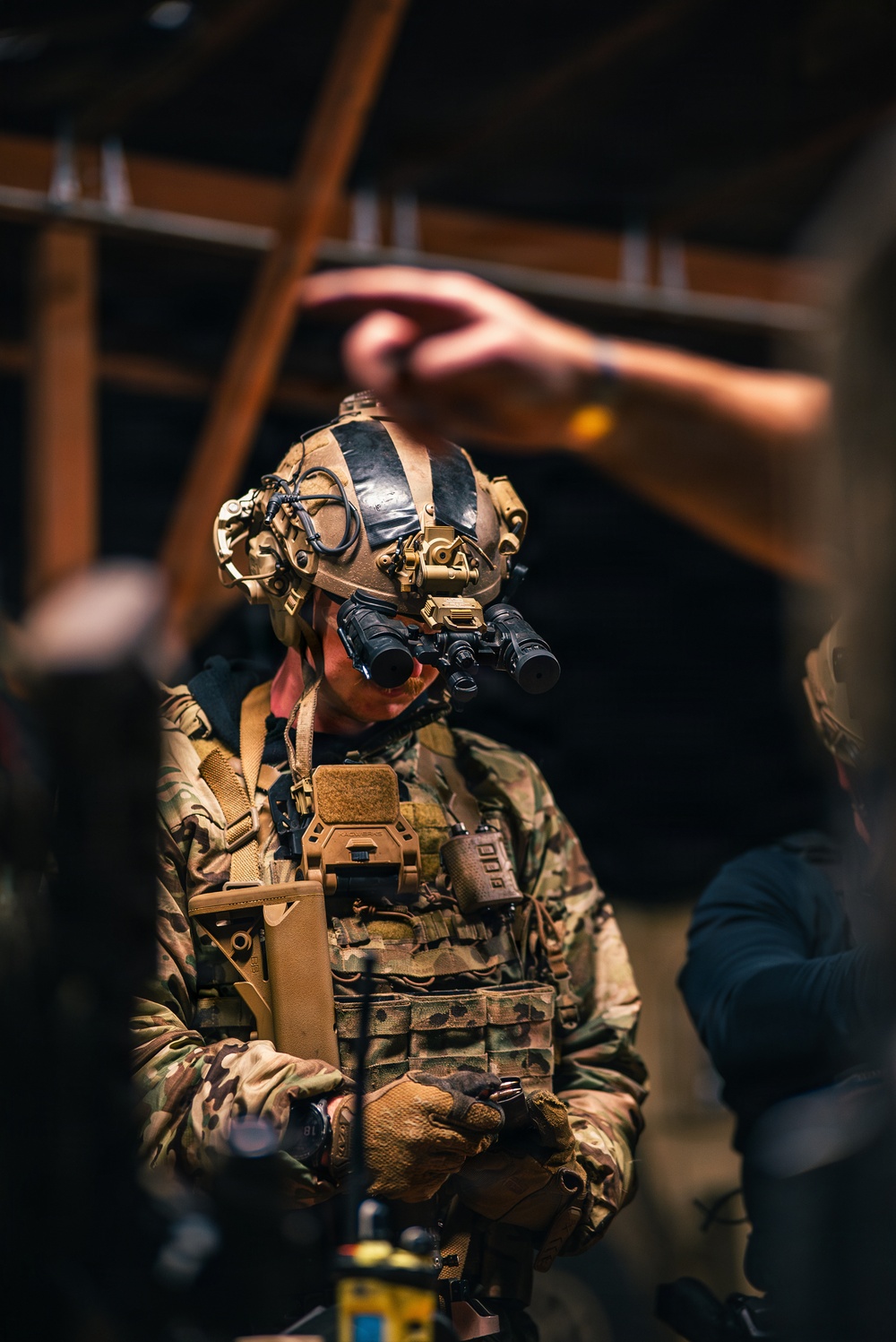 1SFG(A) Green Berets conduct night combat marksmanship training