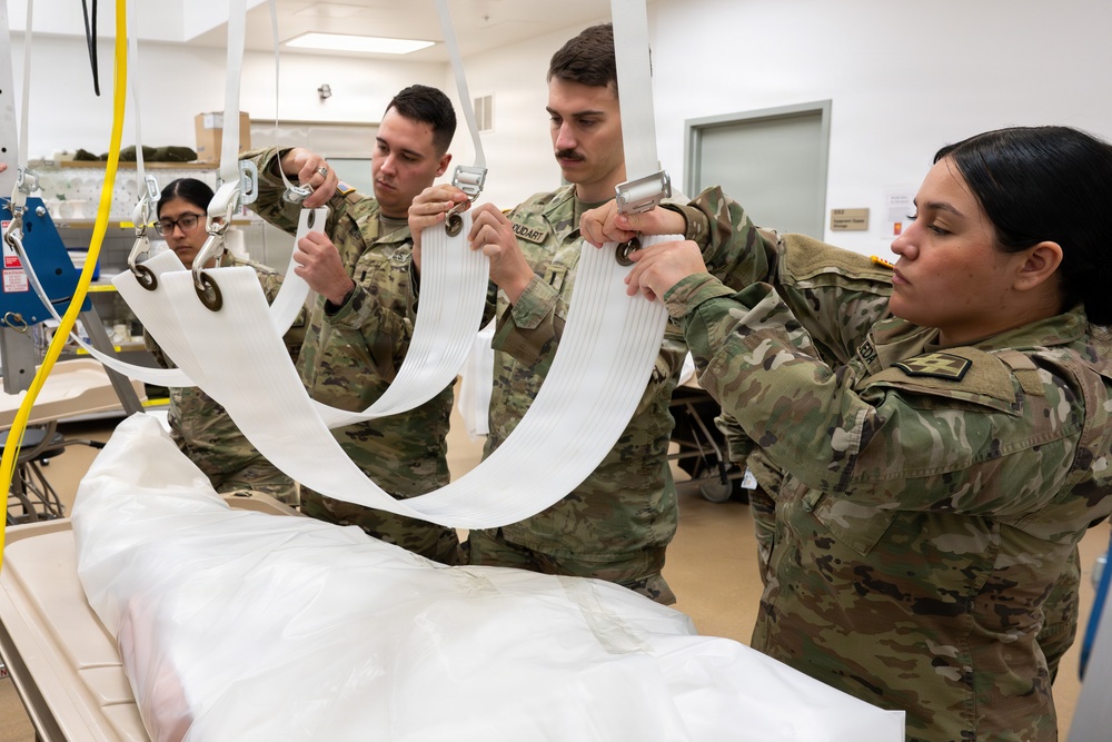 Army Reserve Soldiers Participate in Unlicensed Support Technician Training at Dover AFB