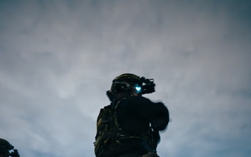 1SFG(A) Green Berets conduct night combat marksmanship training