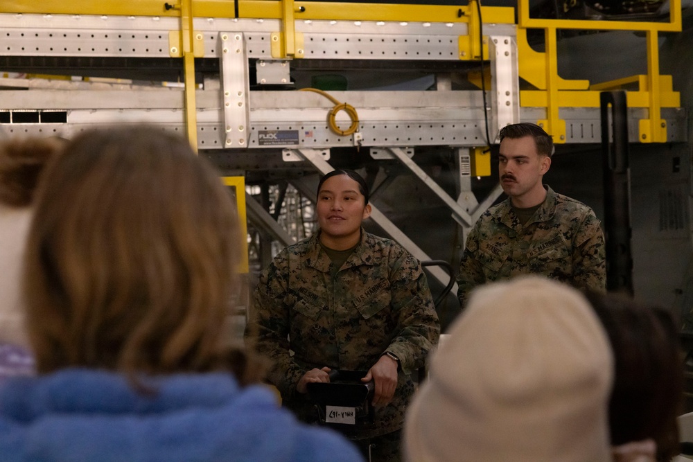 MALS-26 hosts a community event with Richlands Elementary School