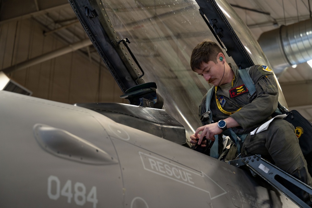 8th Fighter Squadron runs coordinated training with Luke AFB