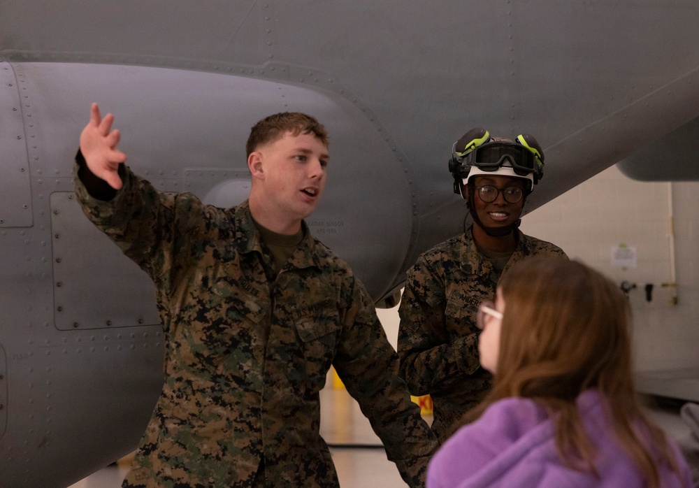 MALS-26 hosts community event with Richlands Elementary School