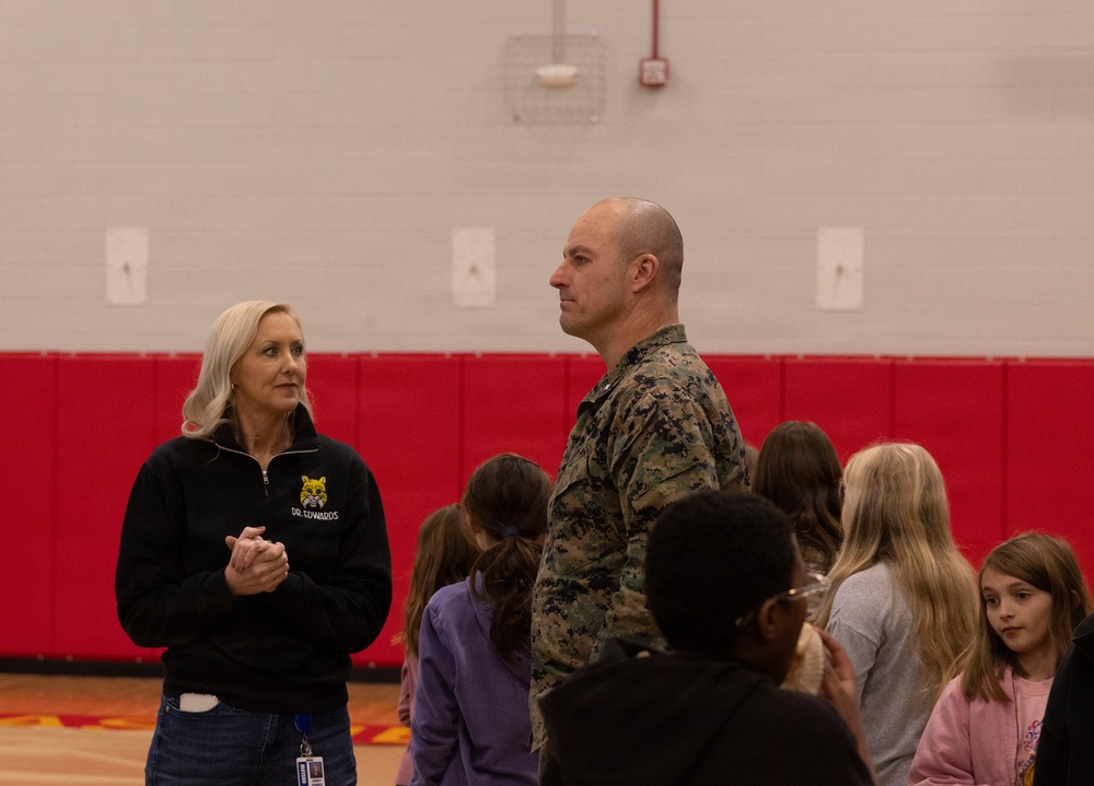 MALS-26 hosts community event with Richlands Elementary School