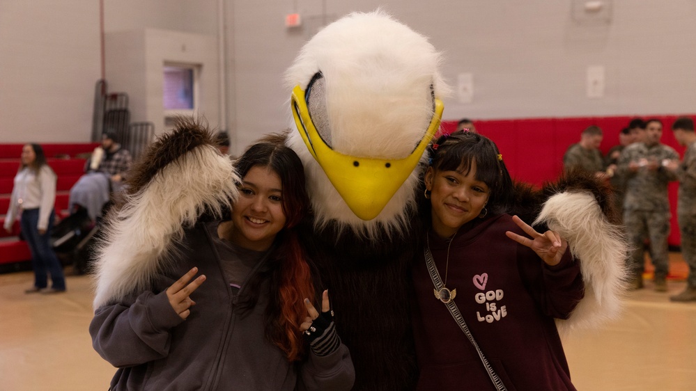 MALS-26 hosts community event with Richlands Elementary School