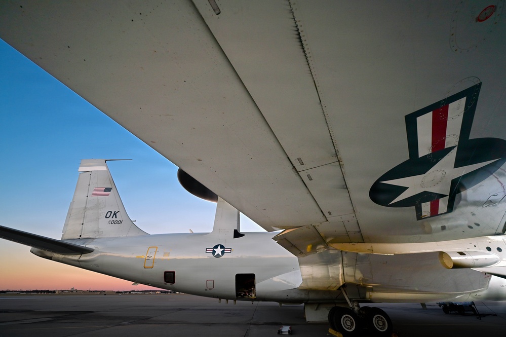 970th Airborne Air Control Squadron Conducts E-3 Surveillance Training