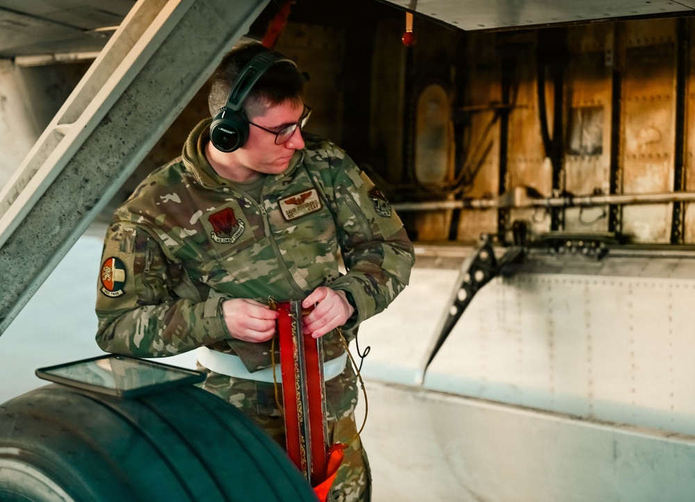 970th Airborne Air Control Squadron Conducts E-3 Surveillance Training