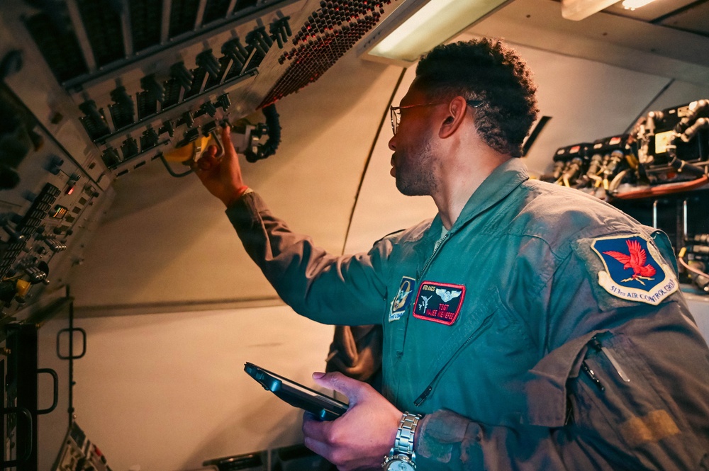 970th Airborne Air Control Squadron Conducts E-3 Surveillance Training