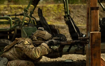 1SFG(A) Green Berets conduct combat marksmanship training
