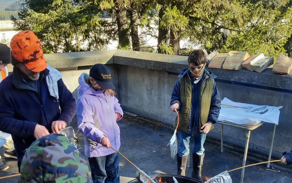 Snowshoes, science and stewardship: Libby Dam engineers the next generation of conservationists during Scotchman Peak’s annual “Winter Tracks”