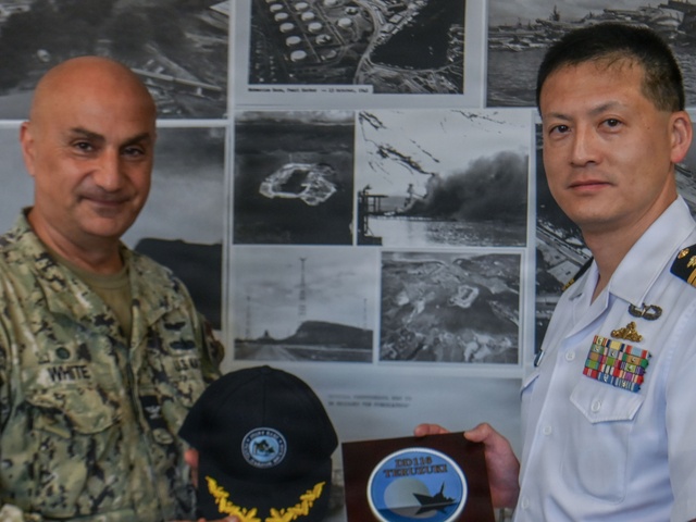 JS Teruzuki (DD-116) visits Joint Base Pearl Harbor-Hickam Hawaii