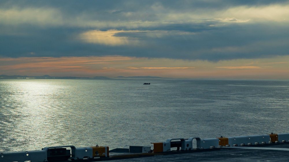 11th MEU Marines, Sailors Conduct Ship to Shore Operations Aboard USS Boxer