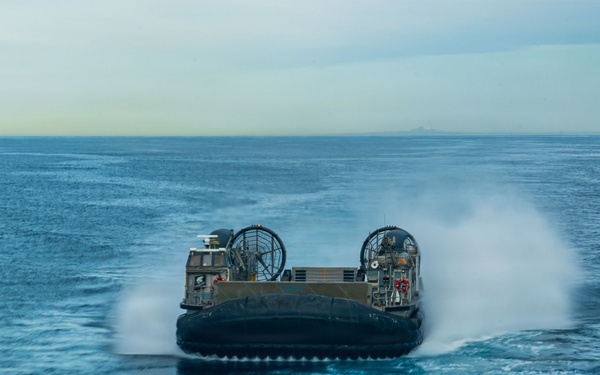 11th MEU Marines, Sailors Conduct Ship to Shore Operations Aboard USS Boxer