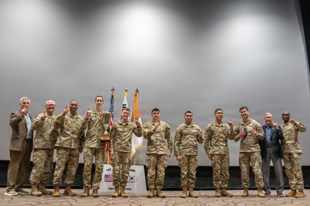 1st Signal Brigade recognizes excellence at quarterly awards