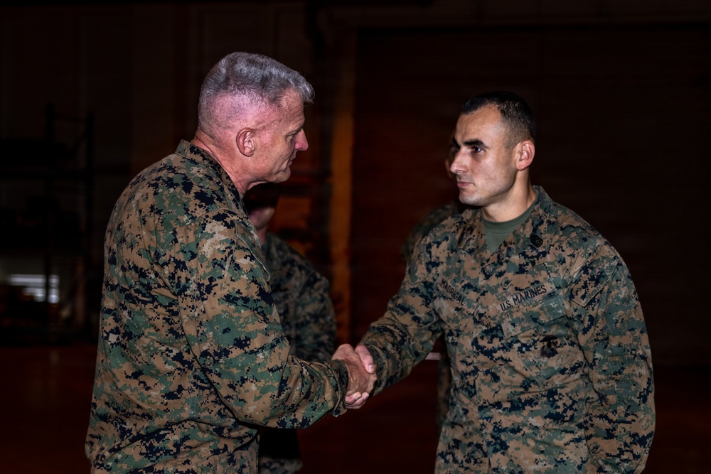 Lt. Gen. Turner visits Camp Kinser