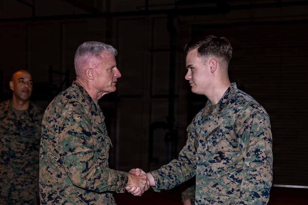 Lt. Gen. Turner visits Camp Kinser