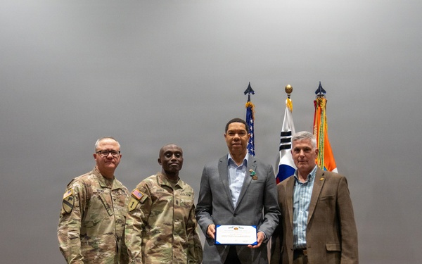 1st Signal Brigade recognizes excellence at quarterly awards