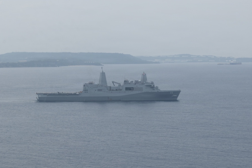 U.S. Marine Corps Leadership Oversee Amphibious Combat Vehicle Launch