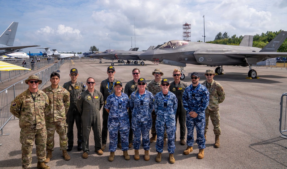 U.S. reaffirms their vital presence in the Pacific, Singapore Airshow 2026