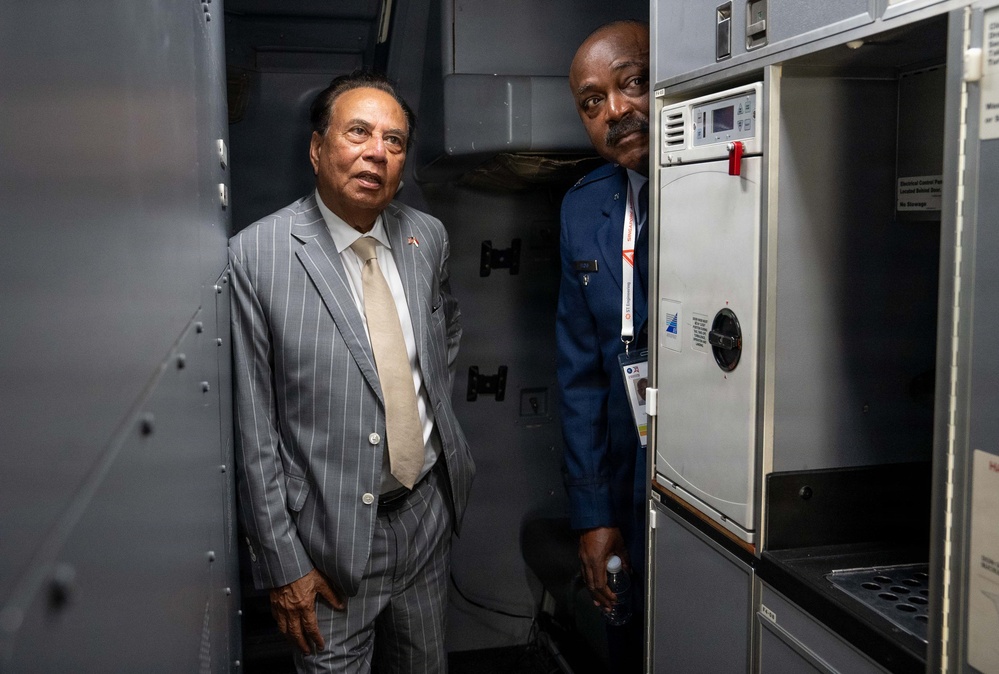 U.S. reaffirms their vital presence in the Pacific, Singapore Airshow 2026