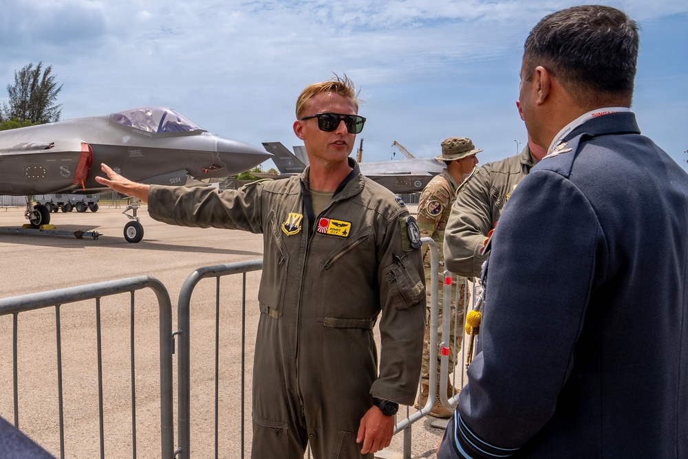 U.S. reaffirms their vital presence in the Pacific, Singapore Airshow 2026